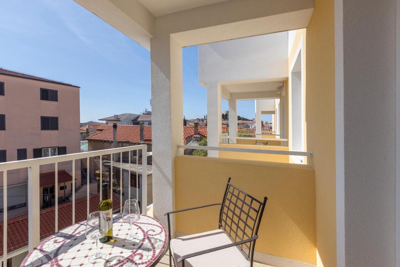 Porto Sereno Apartments Šibenik Exteriör bild